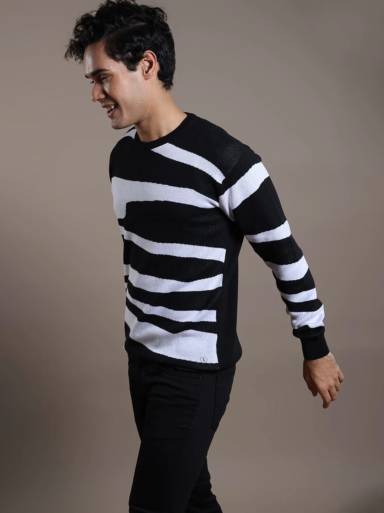 Knitted Black Dobby Regular Fit Full Sleeve Casual Pullover