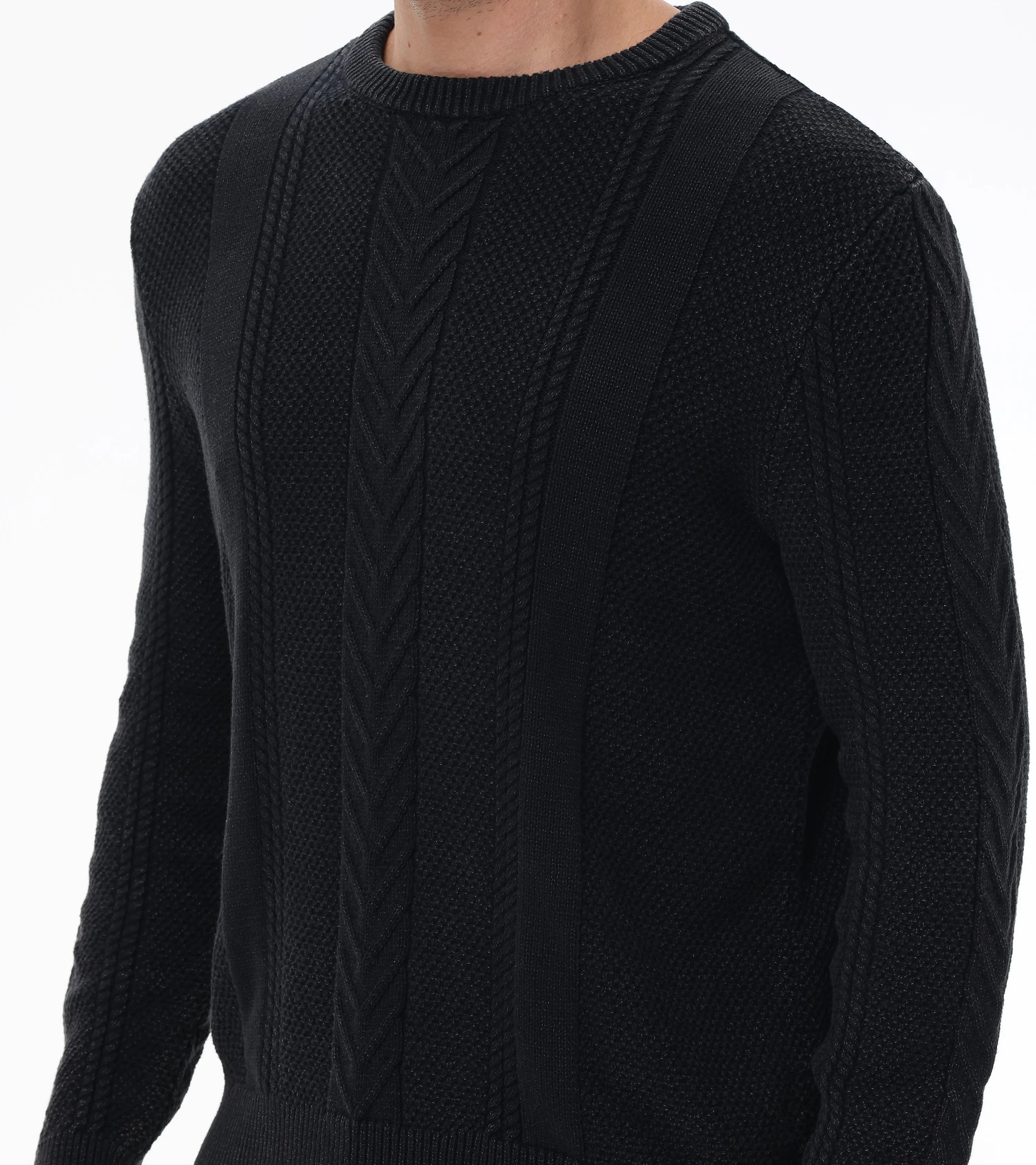 Mixed Cable Stitch Crewneck Pullover