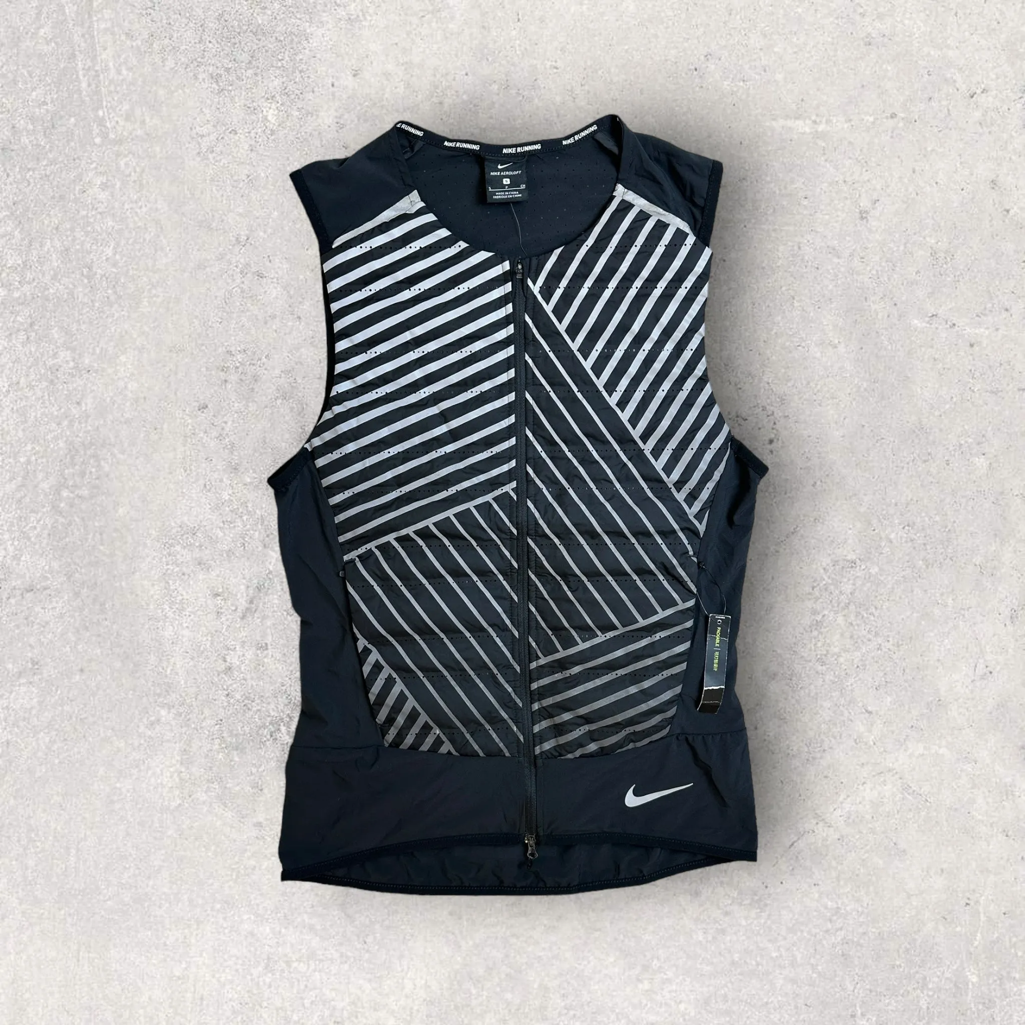 NIKE AEROLOFT REFLECTIVE GILET - BLACK