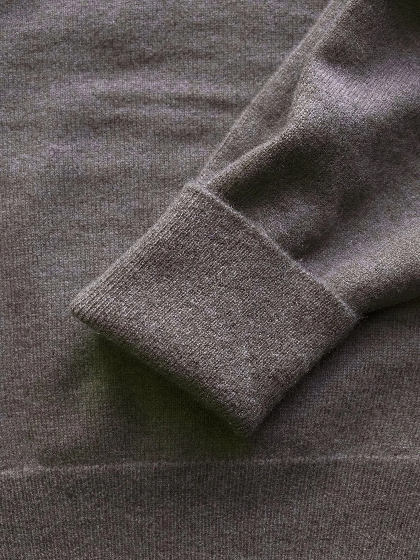 Pullman Cashmere Vee Neck 1 ply