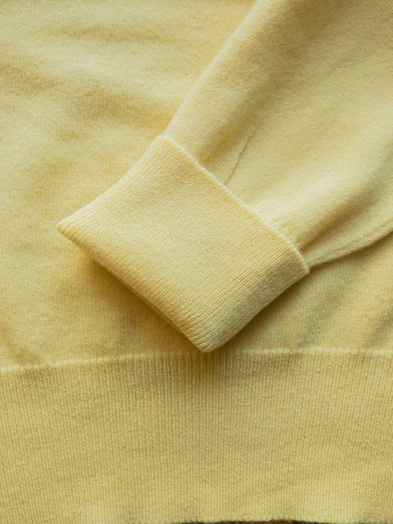 Pullman Cashmere Vee Neck 1 ply