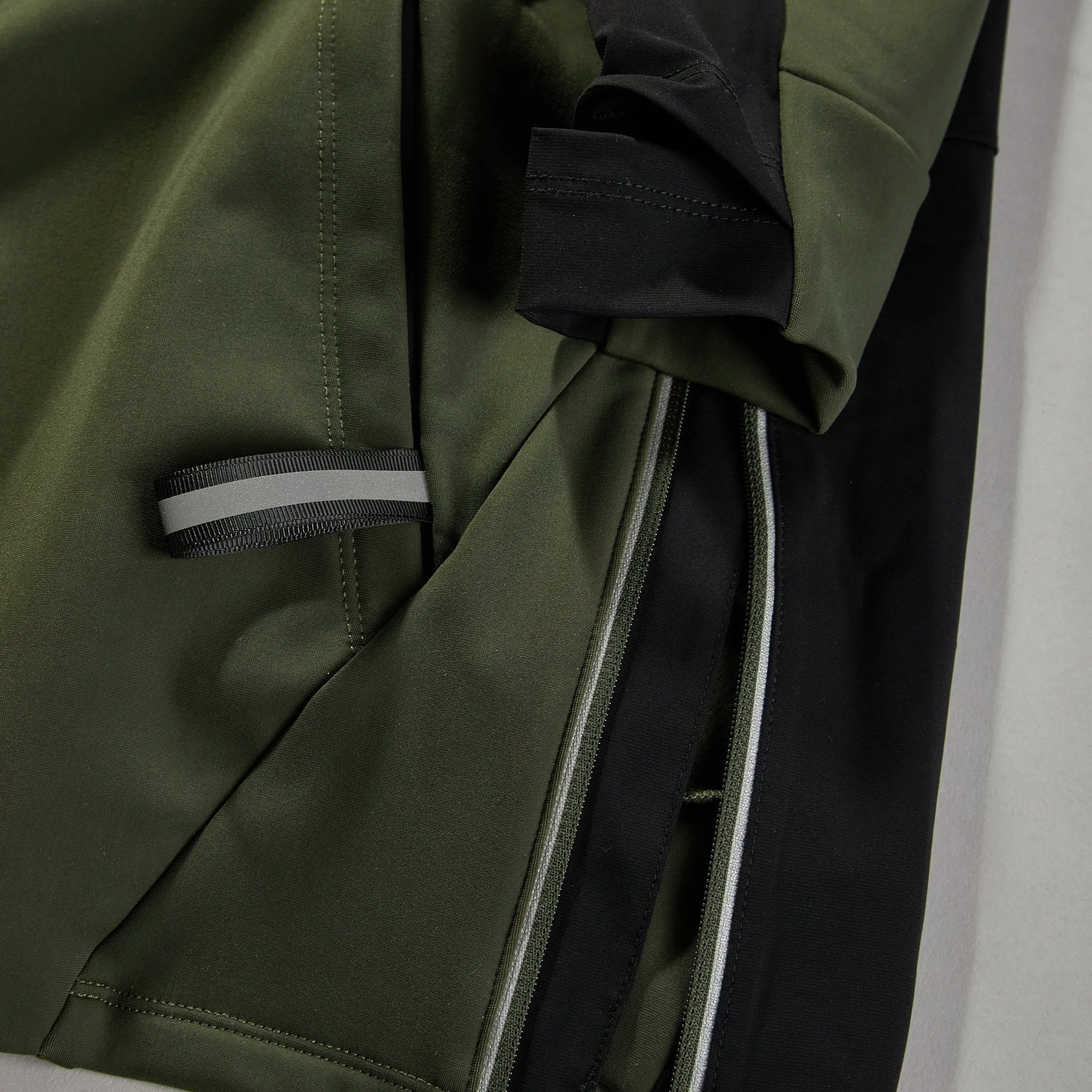 Sydney Performance Hoodie - Deep Olive